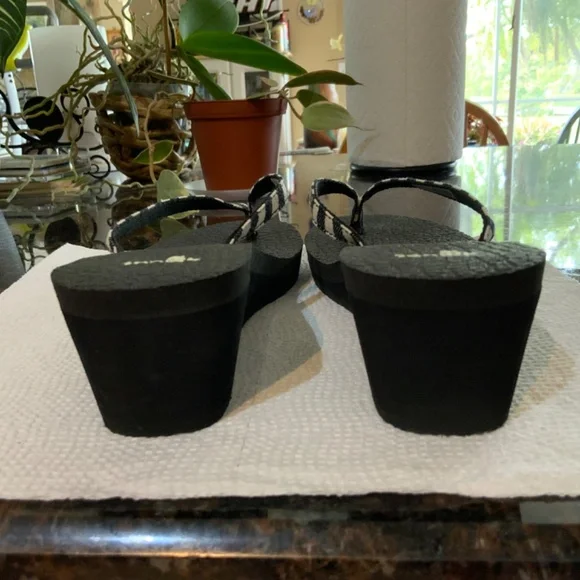 Sanuk Womens Sandals, Size 7, New - Picture 6 of 6